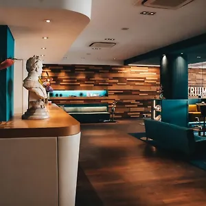 Boutique Atrium فندق